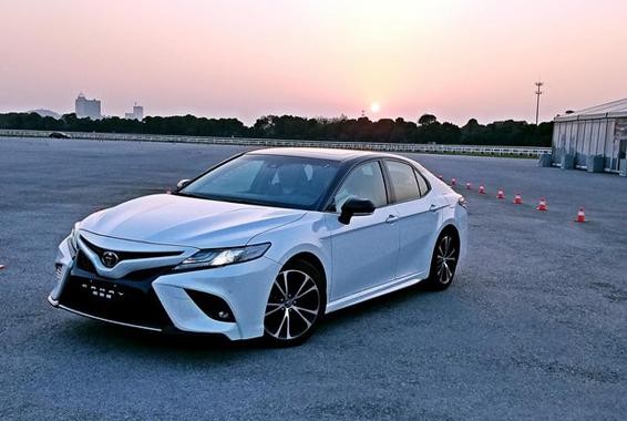 千万不可忘本 凯美瑞定位运动“吃枣药丸”