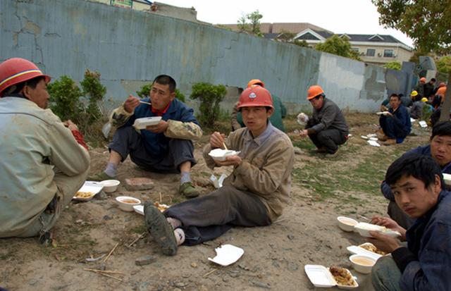 农村的可以买城镇养老保险 农村人能买养老保险吗