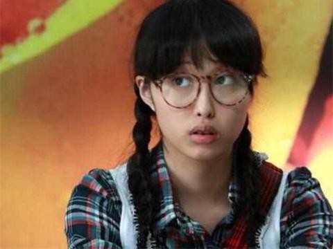 她凭《丑女无敌》走红，今嫁豪门生两胎，29岁豪车出行如此美艳！