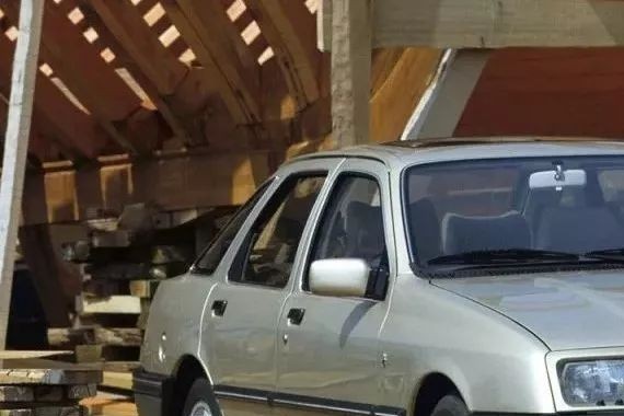 建国后第一款批量进口的福特轿车