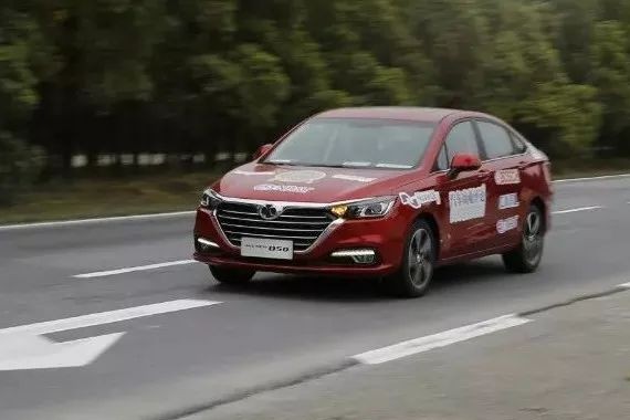 实测北汽绅宝D50 豁车的结果你们想看吗？