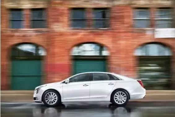 不到30万的豪华轿车，配同级最强2.0T发动机，油耗降10%