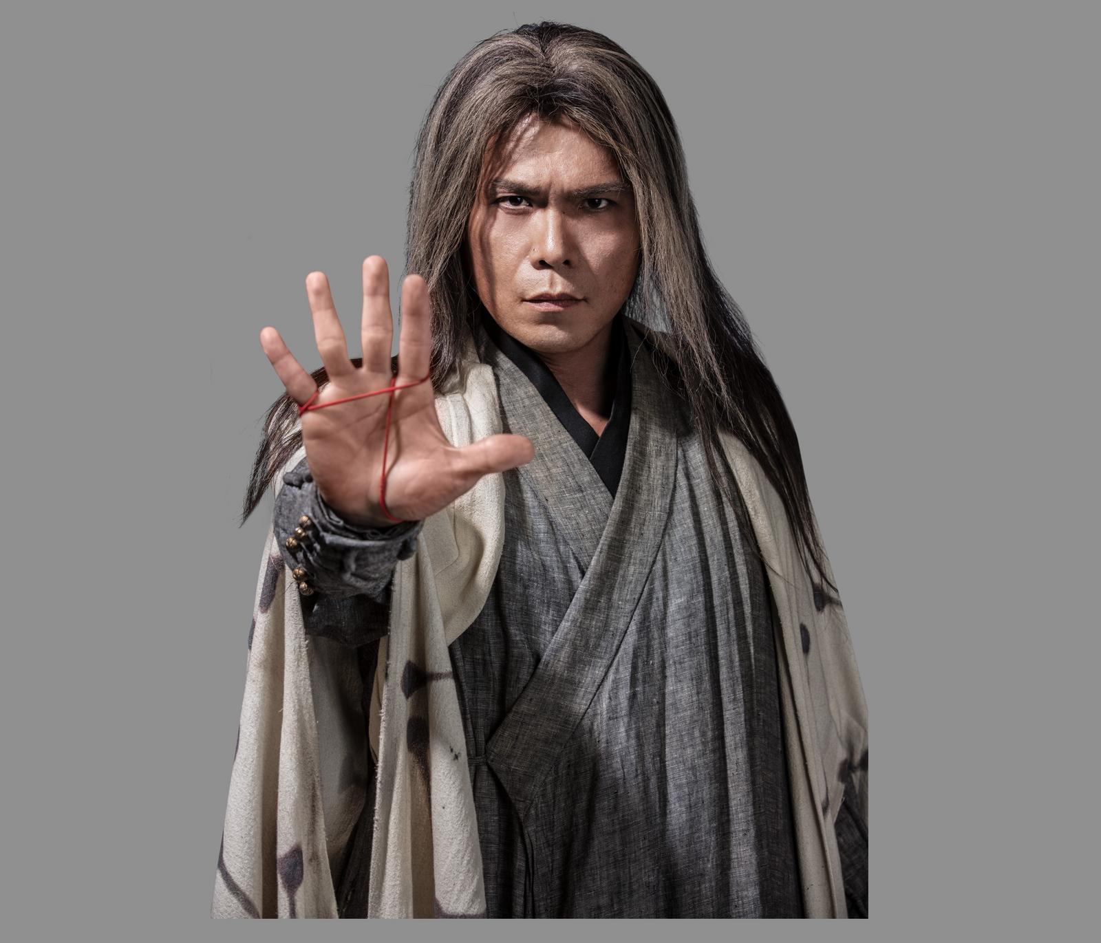 伍佰出演古装电影《奇门遁甲》 亲手打造‘老大歌’