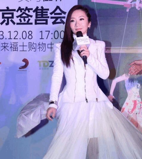 曾叫嚣不上大陆综艺节目, 给韩国人下跪, 如今在