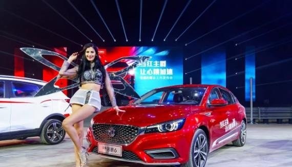 不到10万拿下“6秒破百”神车，双基因的名爵6正当红