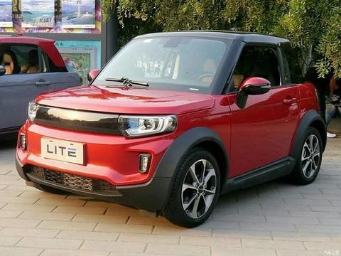 车外就有俩屏幕！逼格不输特斯拉，堪称把妹神器