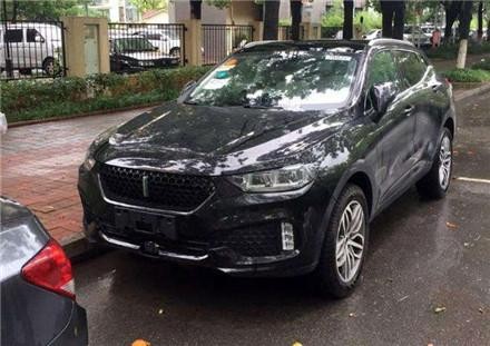 高速偶遇一辆长城VV7，看到车尾一个车标时，令不少老司机蒙圈！