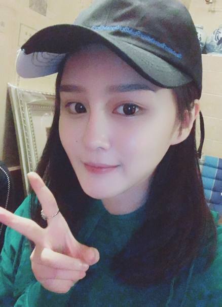 赵本山女儿赵一涵被质疑整容,她却回答了7个字