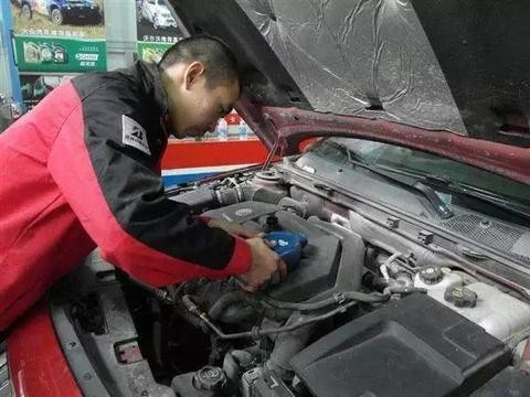 每次保养剩下的机油可以留着下次用吗？