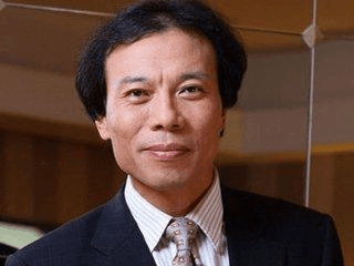 他是中国的打工皇帝,身家超20亿,买车只买2手