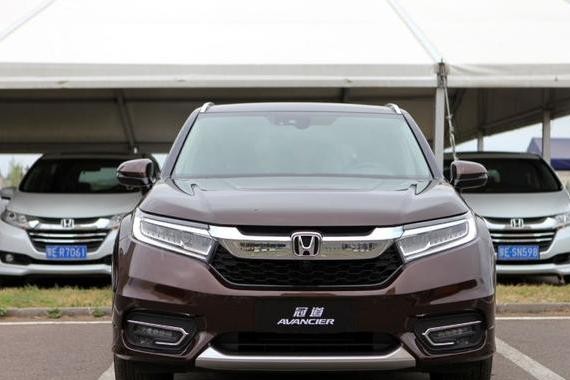 上市初被骂惨，如今月销近万，还要加装饰，却把汉兰达甩在后面！