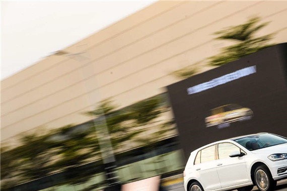 能将名字化身时代标志的，除了甲壳虫也只有高尔夫了