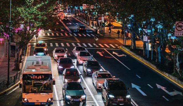 行人闯红灯被撞死车主要不要赔偿?看来车险还