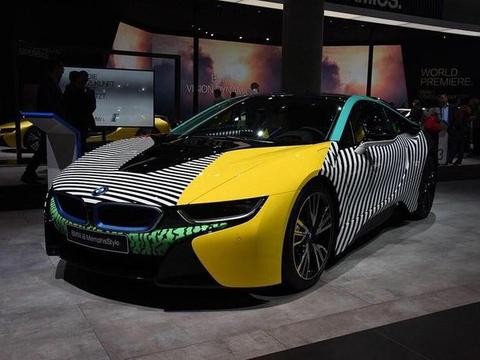 宝马i8，完美诠释低油耗的超跑！