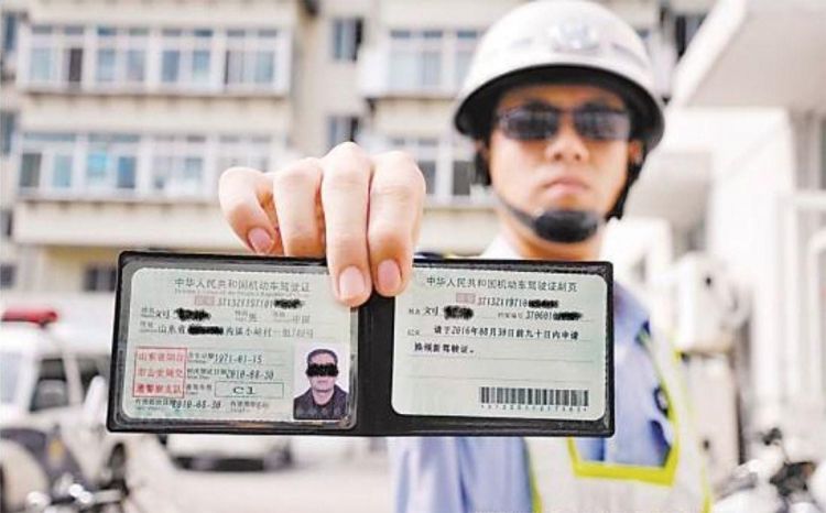 买车都买自动挡 可你驾照为什么要学C1本?