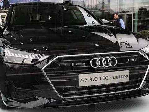 全球首台19款奥迪A7到店, 内饰科技感爆棚, 奔驰S级都不好卖了