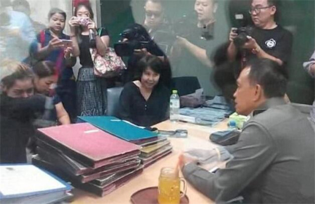 她比李天一还厉害,两次开豪车酒驾,处理方式令