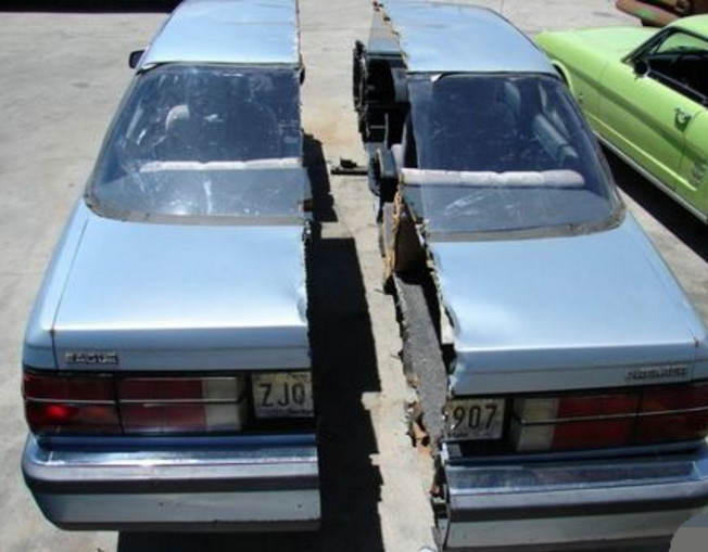 夫妻二人离婚,法院判定家产平分,丈夫不舍离婚