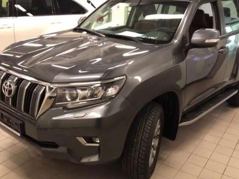 首台18款丰田普拉多到店, 颜值更加逆天, 配3.5L发动机售40万