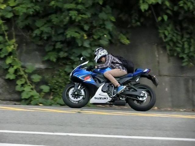 2017款雅马哈R3提车开箱体验