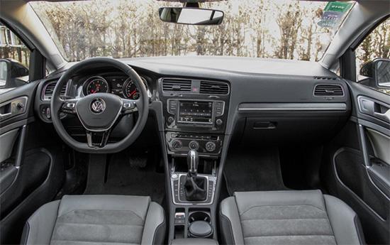 销量最好的两厢车就是有实力!十几万价位配置