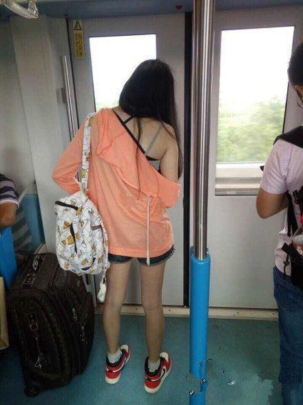搞笑图片：别着急，等你上了大学，就过上和猪狗一样的生活了