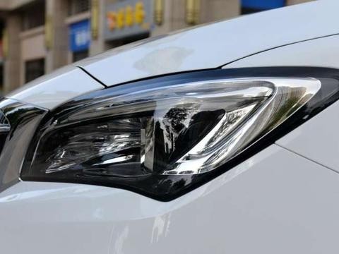 10万买这款合资车, 帝豪怎么办?