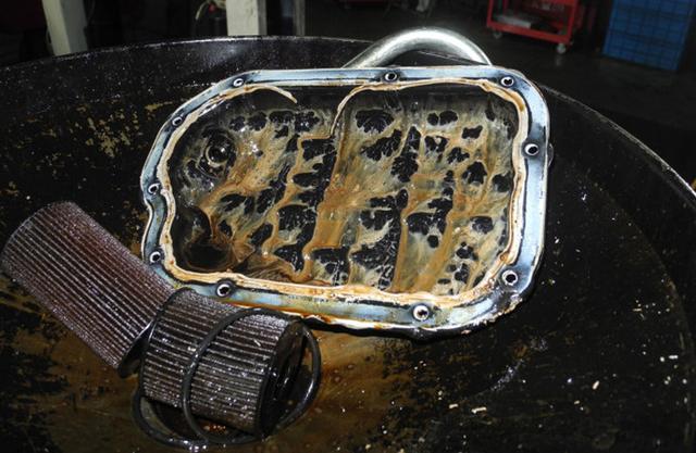 为什么汽车涉水后容易爆缸?该如何应对?