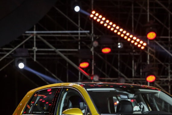 新高尔夫的主旋律与小心机：对油腻中年男女嗤之以鼻