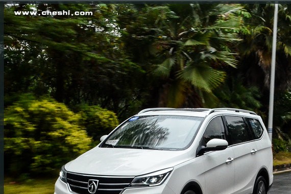 特朗普听的音响装进了中国车 试驾宝骏730 DCT