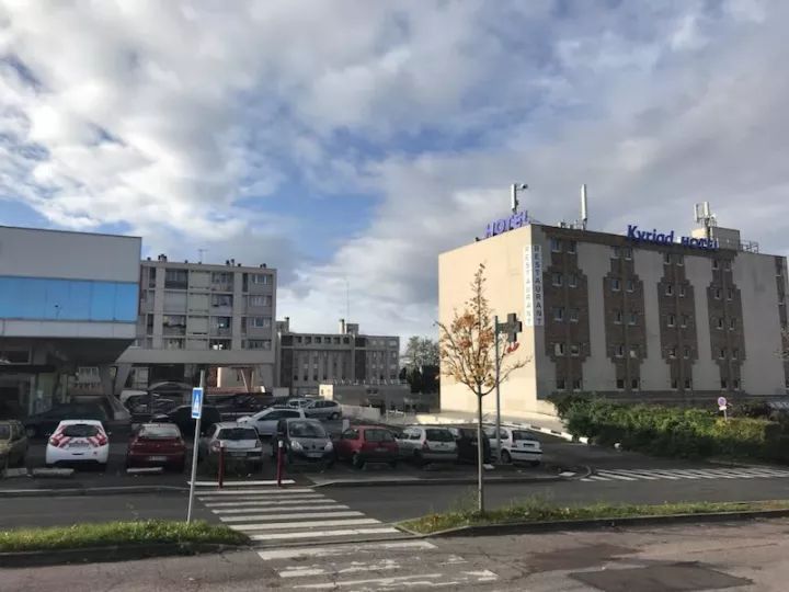 中国游客法国被抢,在国外如何能够保障安全