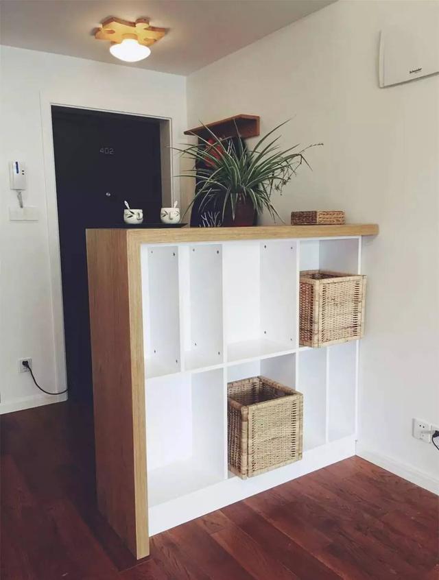 门与门套，一定要相同颜色吗？你家装错了吧？