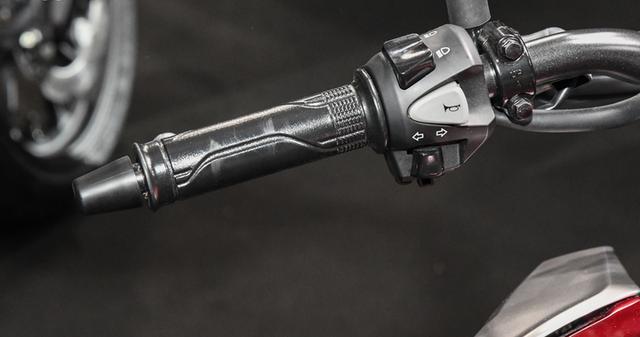 2017米兰车展本田摩托推出CB125R小排量街