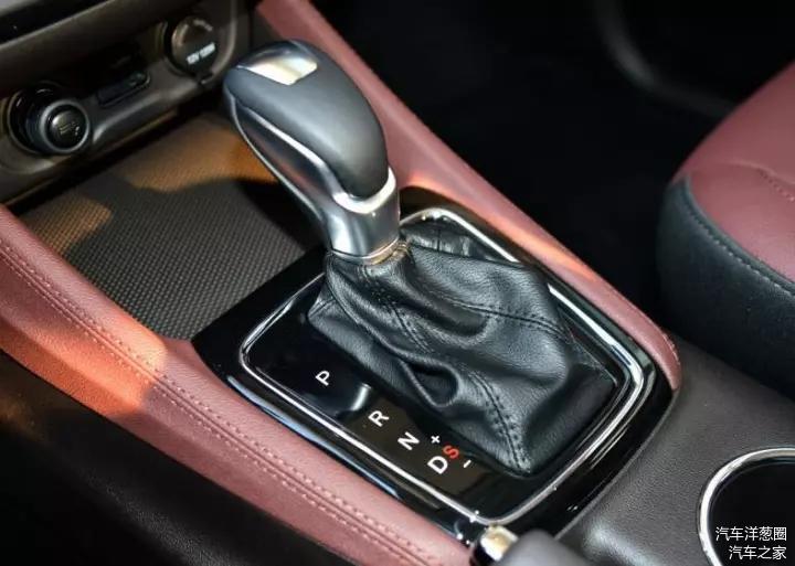 宝骏310W再增配!不到7万,4气囊、ESP、天窗