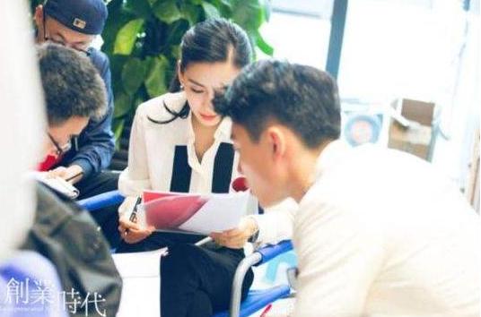 杨颖央视采访:不要叫我艺人,我是演员!网友:你