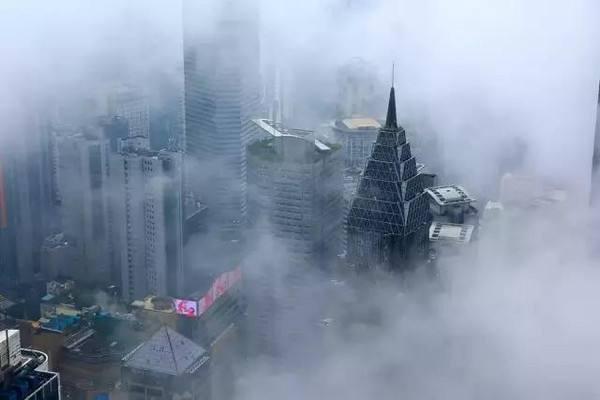 可成都是城市枢纽,两者不能相比较. 好,小编就放正常的城市雾景.