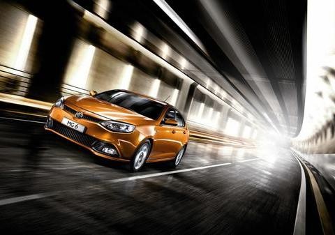 全新名爵6简配双安全气囊，凭什么卖卡罗拉、思域的价？