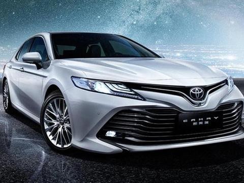 第八代凯美瑞配10气囊，环绕实体按键钢琴烤漆，上市后谁还看天籁