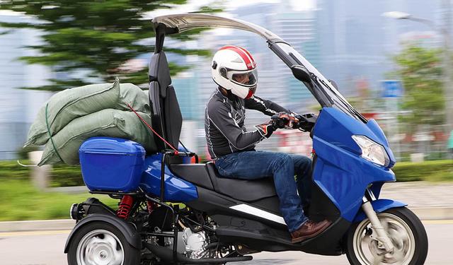 ADIVA AD1 200 大黄蜂现身轻盈顶蓬三轮摩托