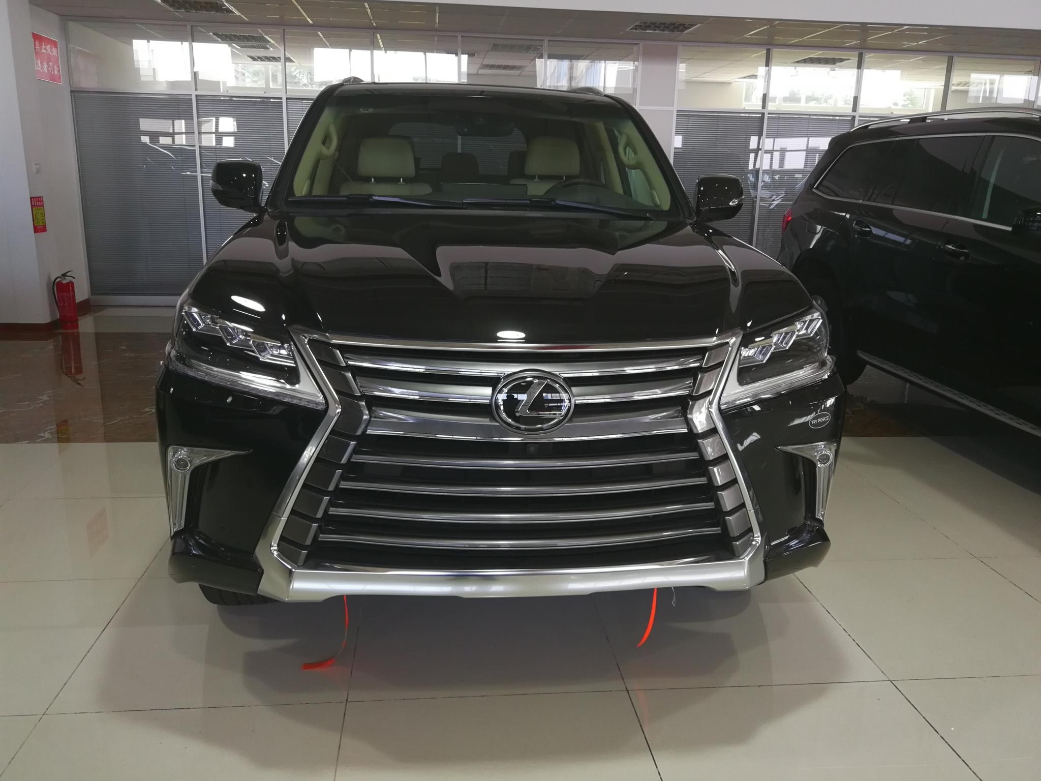 17款雷克萨斯LX570 一直被模仿 从未被超越