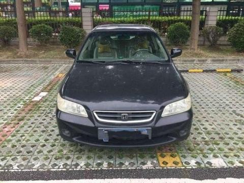 在路上开了17年的本田雅阁，车主转手想卖一万五！