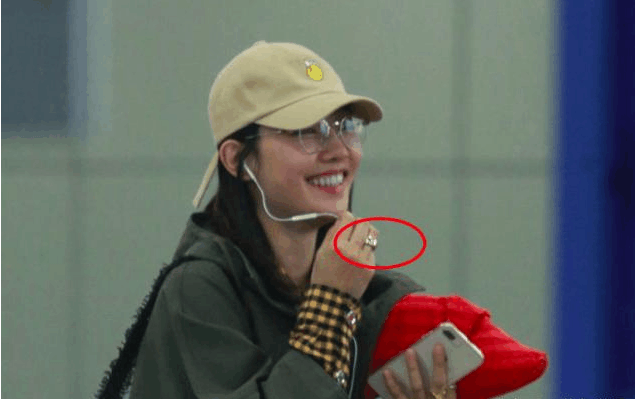 哪有什么新恋情? 白百何无名指戒指只是为了遮盖当初的誓言