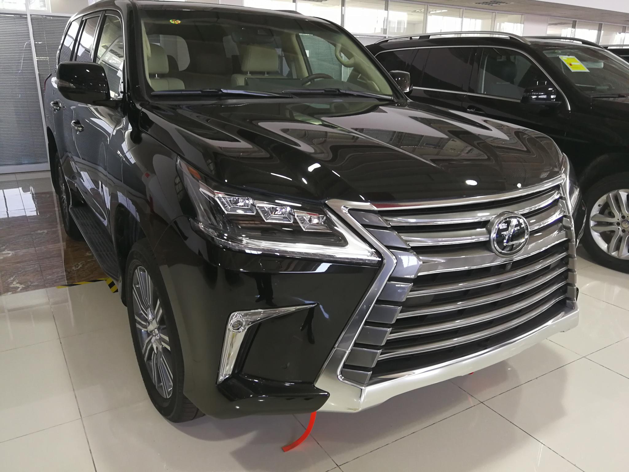 17款雷克萨斯LX570 一直被模仿 从未被超越