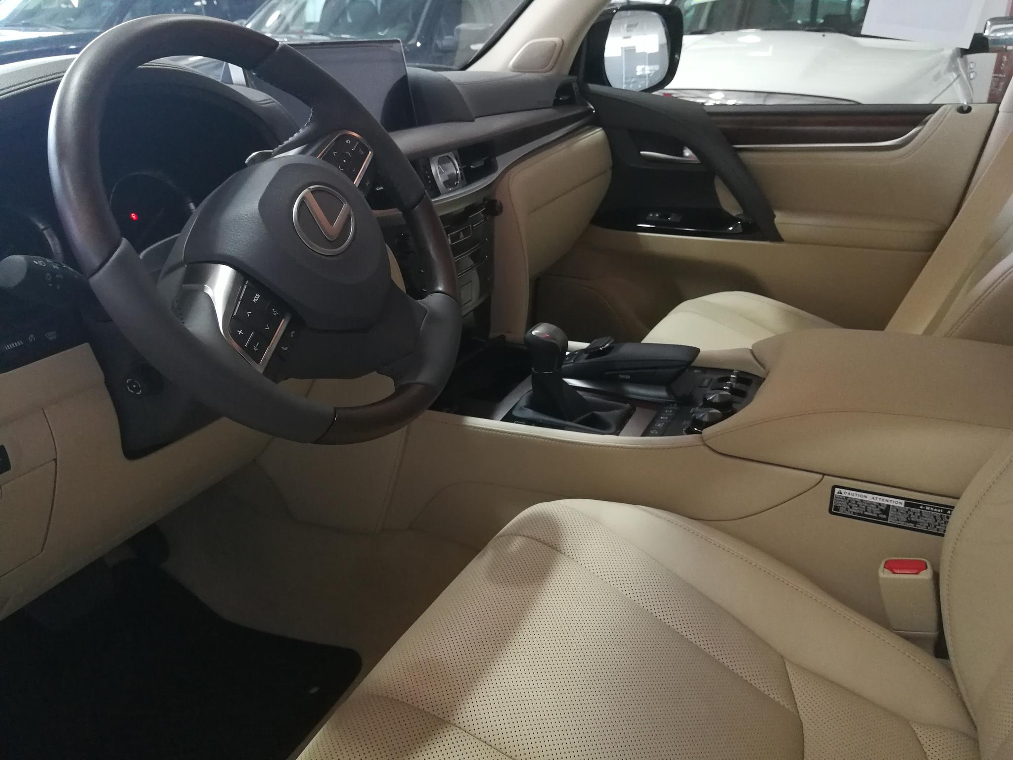 17款雷克萨斯LX570 一直被模仿 从未被超越