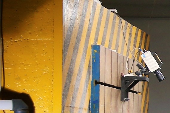 越野车迷心中曾经的情怀车—Jeep指南者：你的排气管掉了！