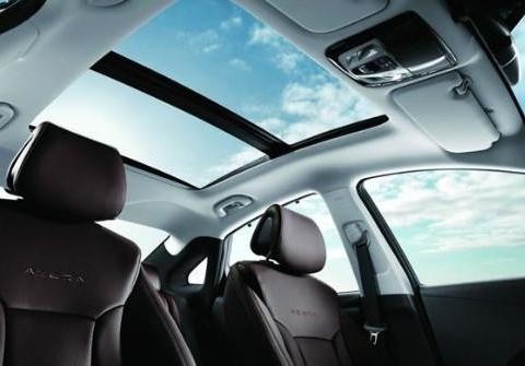 花100块，车主把乞丐版卡罗拉变顶配，可是不敢在亲戚面前开天窗