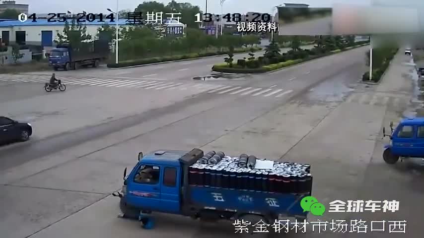 电动车司机本以为自己必死无疑，结局让人没想到