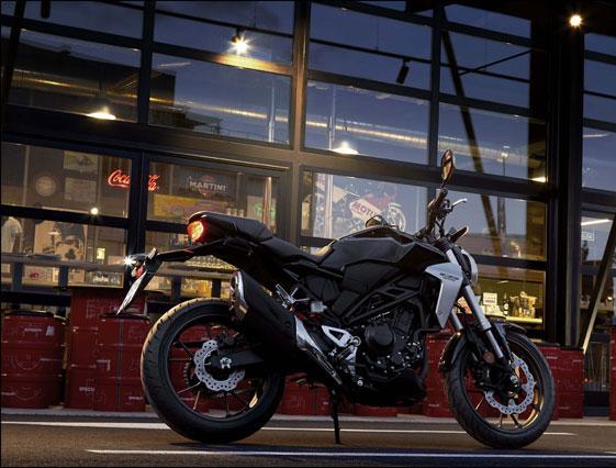 新车介绍2018款本田CB300R \/ CB125R运动街