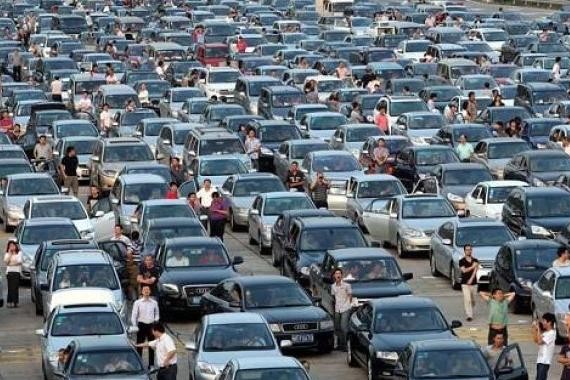 加价加装饰、强制保险，豪华品牌经销商卖车太任性