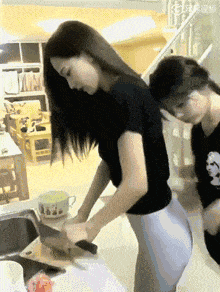 正文           【妹子旅途劳顿累坏了,好想把妹子带回家啊!